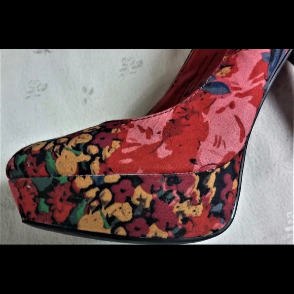 Xhilaration red floral platform stiletto - Picture 10 of 12
